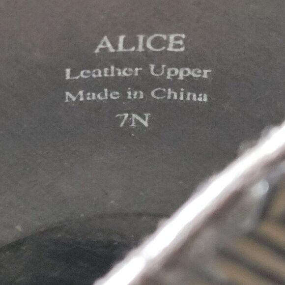 Renee Black Patent Leather Kitten Heels Size 7 With Bow & Gold Eyelets Zigzag - Picture 7 of 8